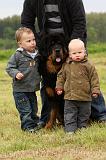 ENFANT ET CHIEN 396